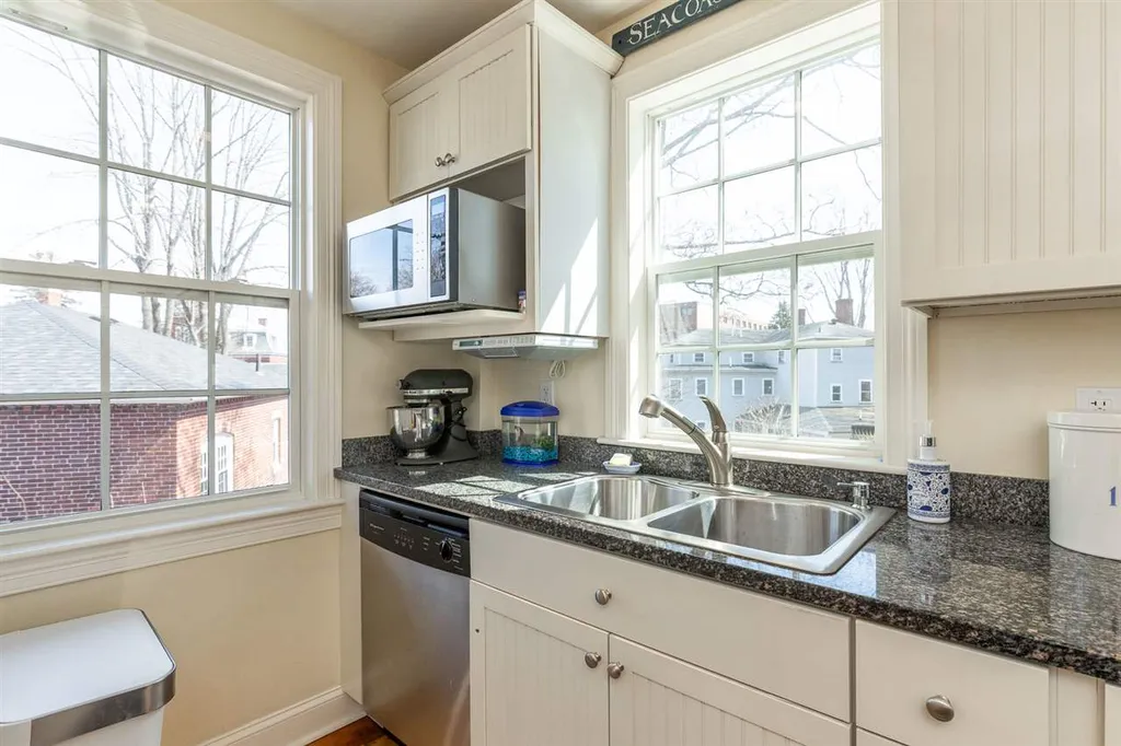 64 Austin Street Portsmouth NH 03801