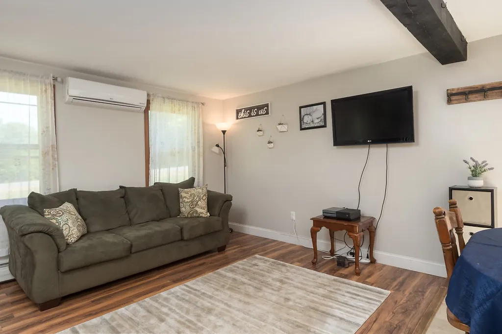 92 Ridge Road Deerfield NH 03037