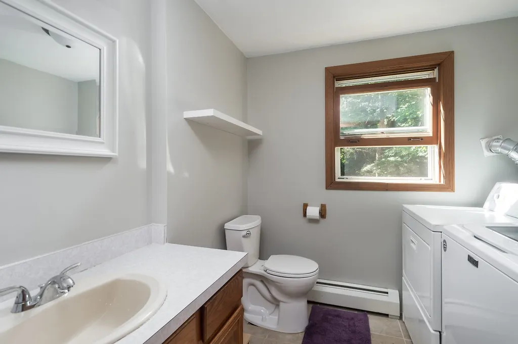 92 Ridge Road Deerfield NH 03037