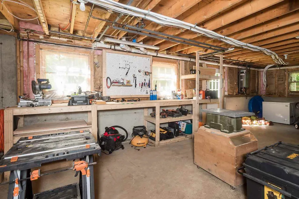 92 Ridge Road Deerfield NH 03037