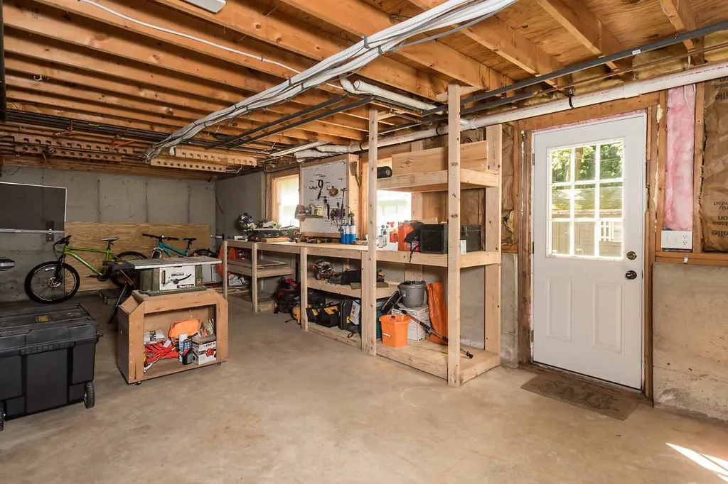 92 Ridge Road Deerfield NH 03037