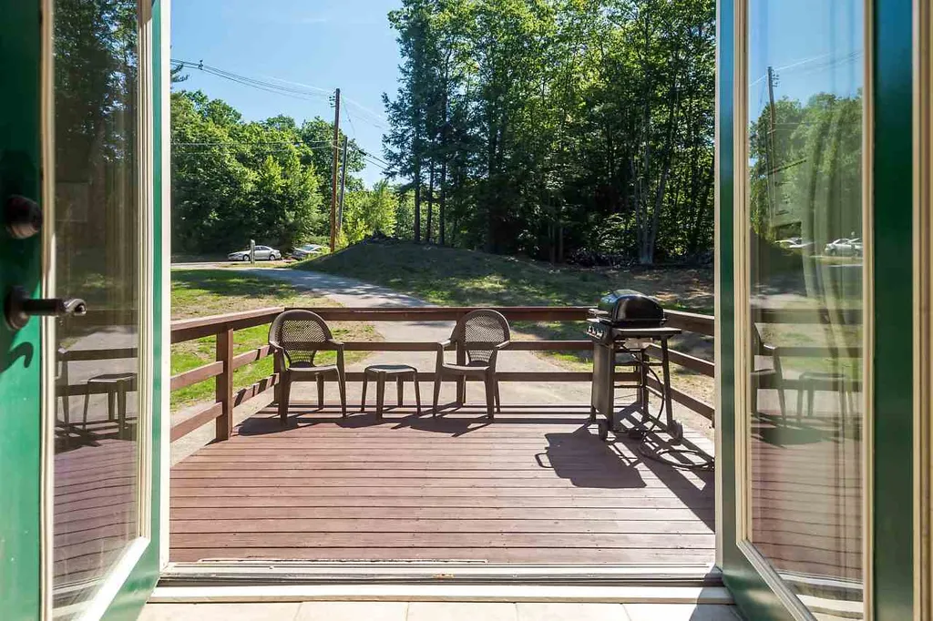 92 Ridge Road Deerfield NH 03037