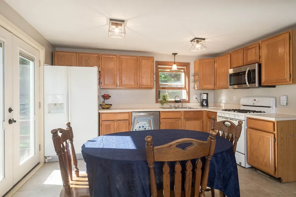 92 Ridge Road Deerfield NH 03037