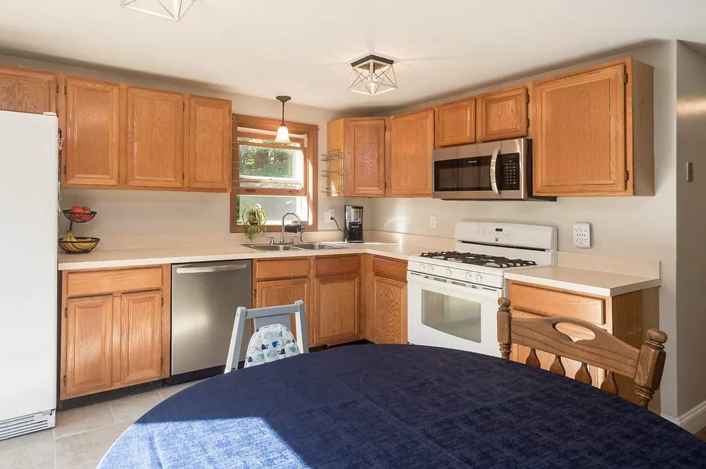 92 Ridge Road Deerfield NH 03037