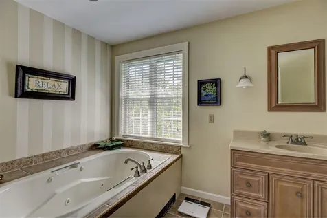 75 Parkside Road New London NH 03257