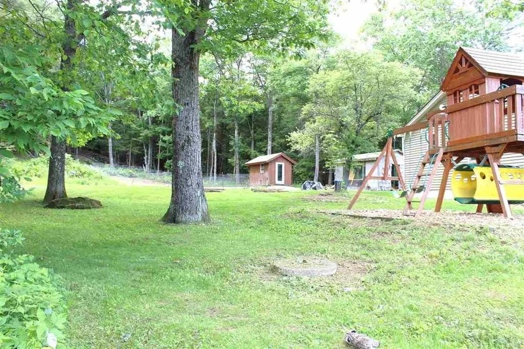 385 North Road Danbury NH 03230