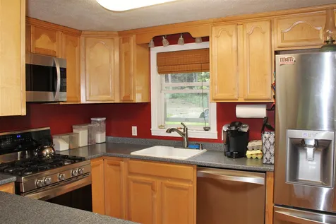 385 North Road Danbury NH 03230