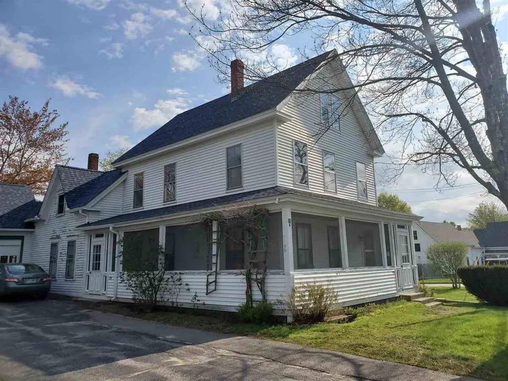 25 School Street Alton NH 03809