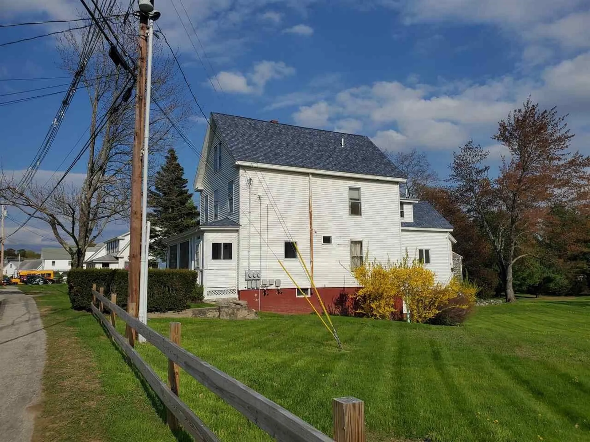 25 School Street Alton NH 03809