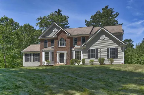 6 Barr Farm Road Bedford NH 03110