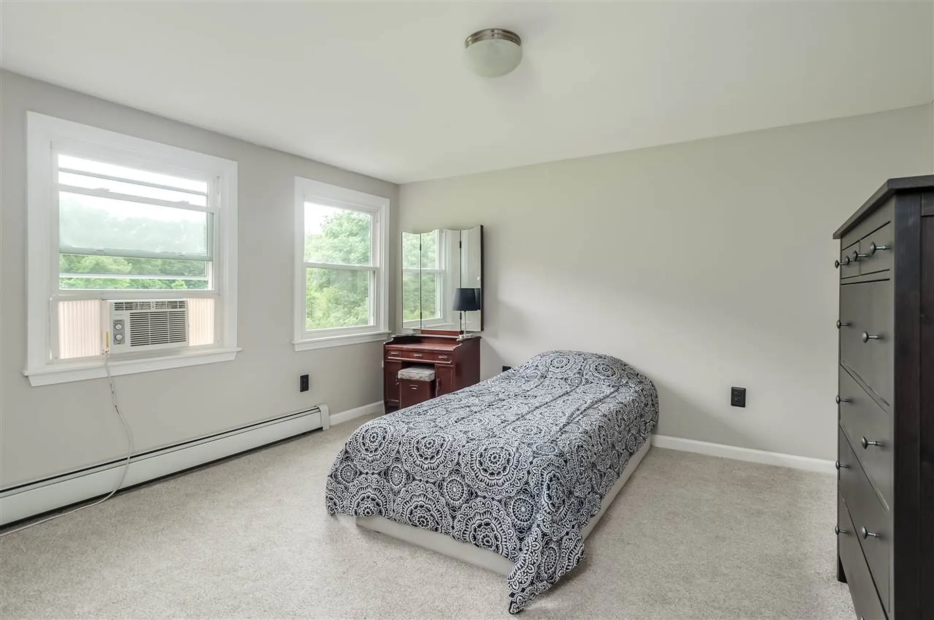 75 Amesbury Road Kensington NH 03833