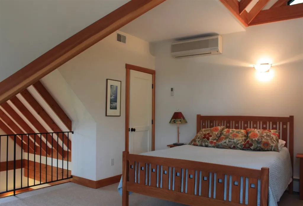 17 Eastman Way Burlington VT 05401