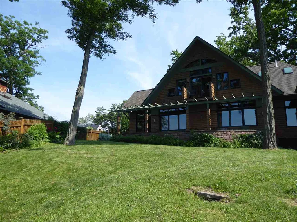 17 Eastman Way Burlington VT 05401