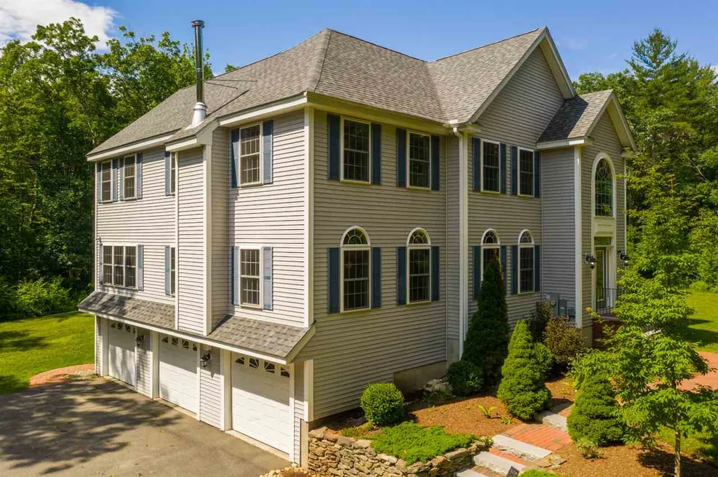 41 Bellwether Lane Chester NH 03036