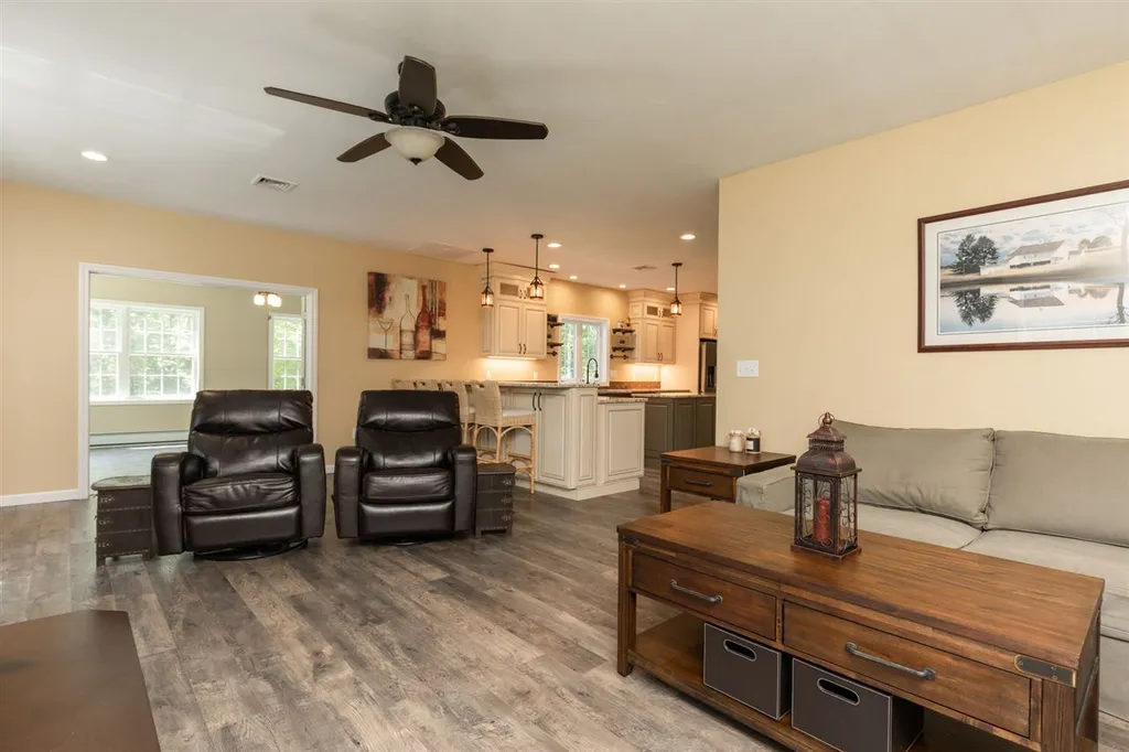 41 Bellwether Lane Chester NH 03036