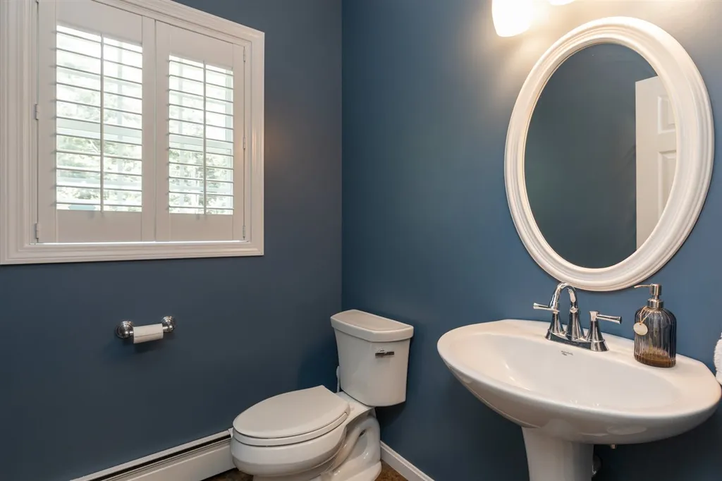 41 Bellwether Lane Chester NH 03036