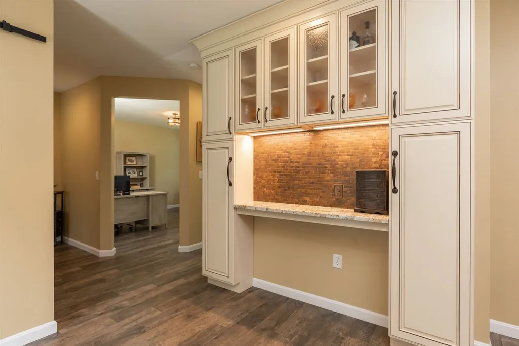 41 Bellwether Lane Chester NH 03036