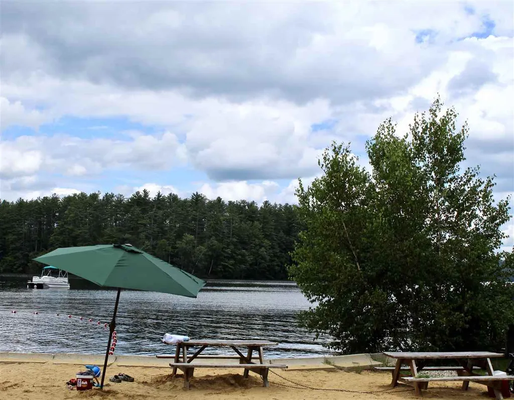 10 Lakeview Drive Northwood NH 03261