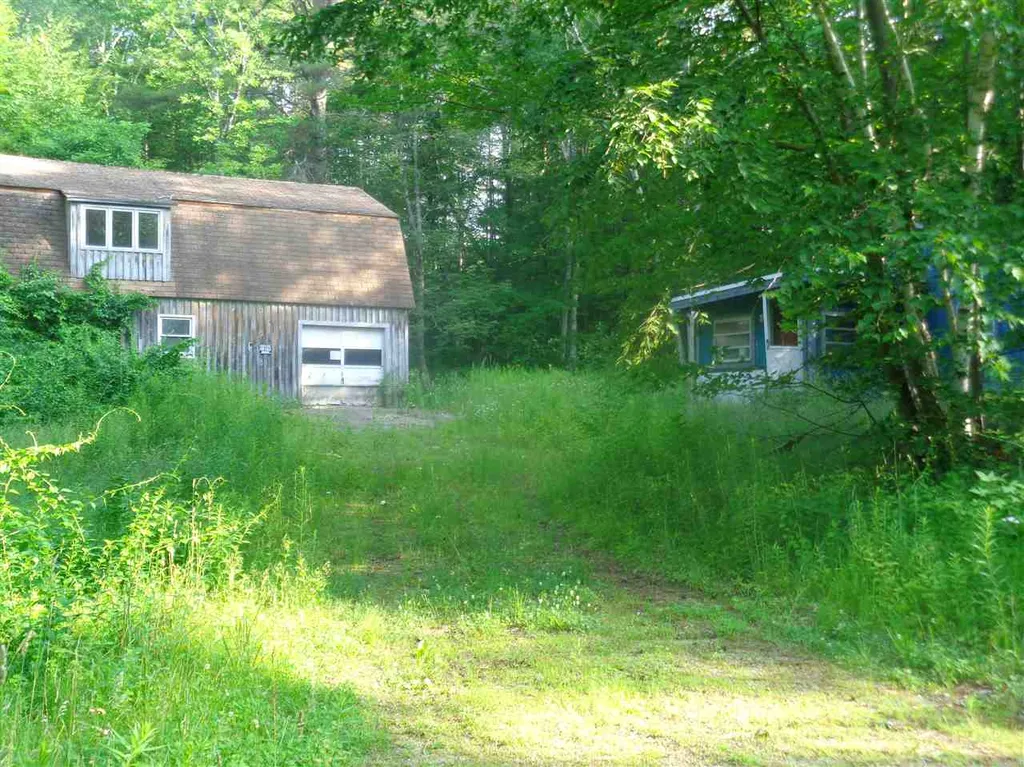 38 Old Center Harbor Road Meredith NH 03252-6408