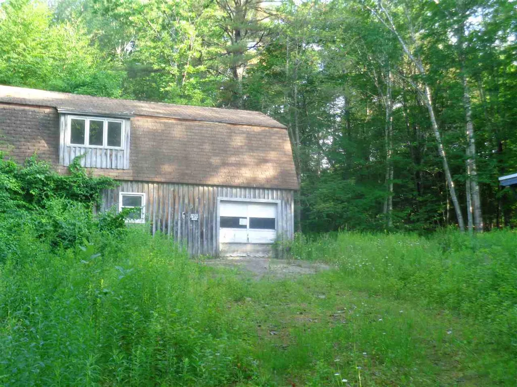 38 Old Center Harbor Road Meredith NH 03252-6408