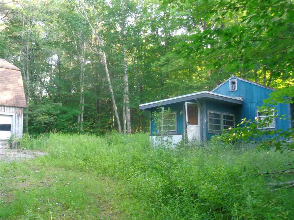 38 Old Center Harbor Road Meredith NH 03252-6408