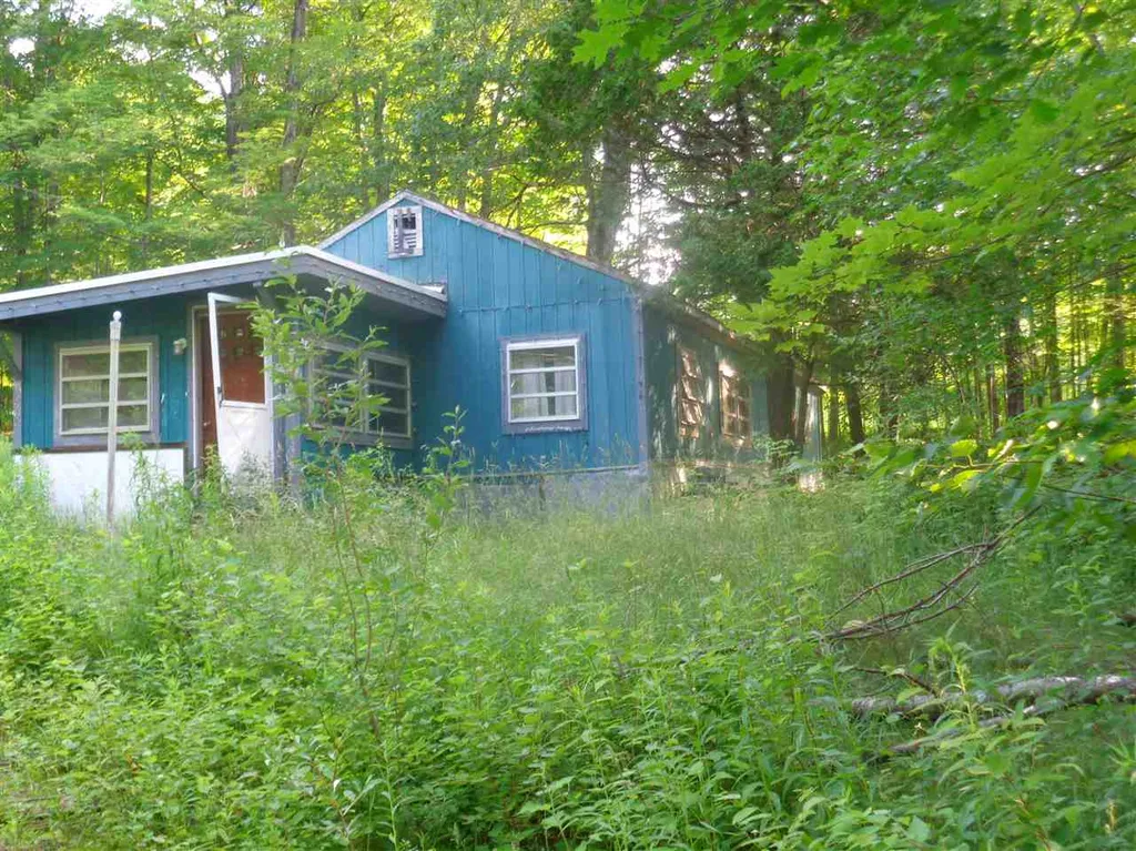 38 Old Center Harbor Road Meredith NH 03252-6408