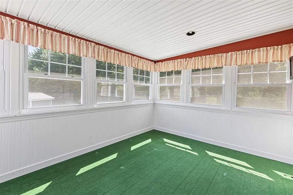 318 Tolend Road Dover NH 03820