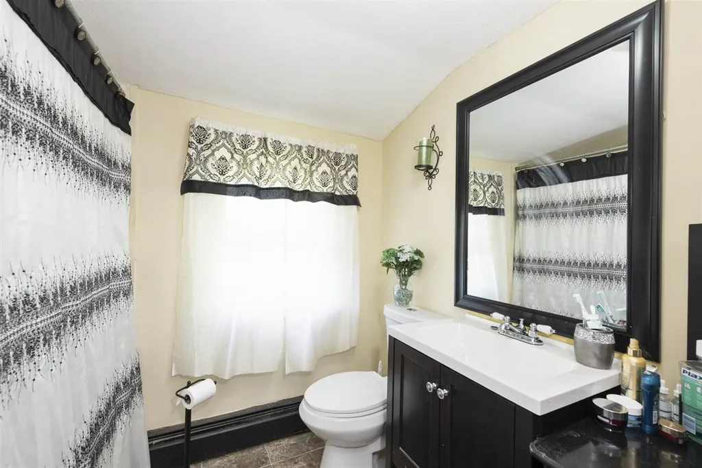 38 Royal Circle Salem NH 03079