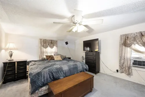 38 Royal Circle Salem NH 03079
