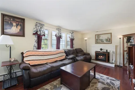 38 Royal Circle Salem NH 03079