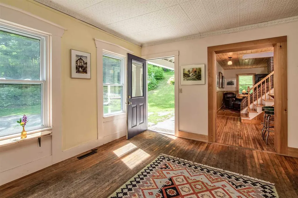17 Cabot Road Marshfield VT 05658
