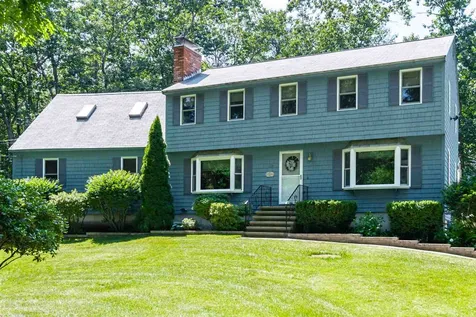 12 Twin Brook Drive Derry NH 03038