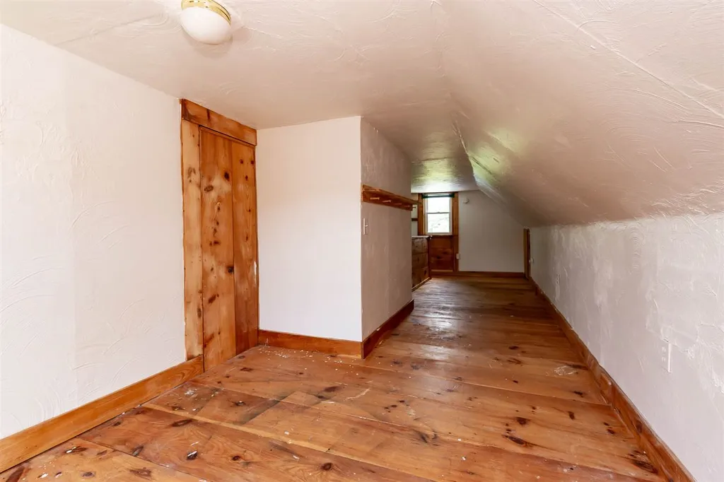 74 Union Street Deering NH 03244