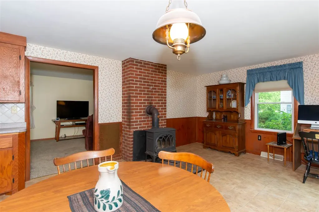 15 Hawthorne Road Dover NH 03820