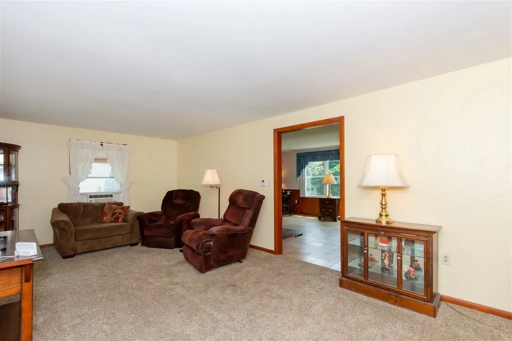 15 Hawthorne Road Dover NH 03820