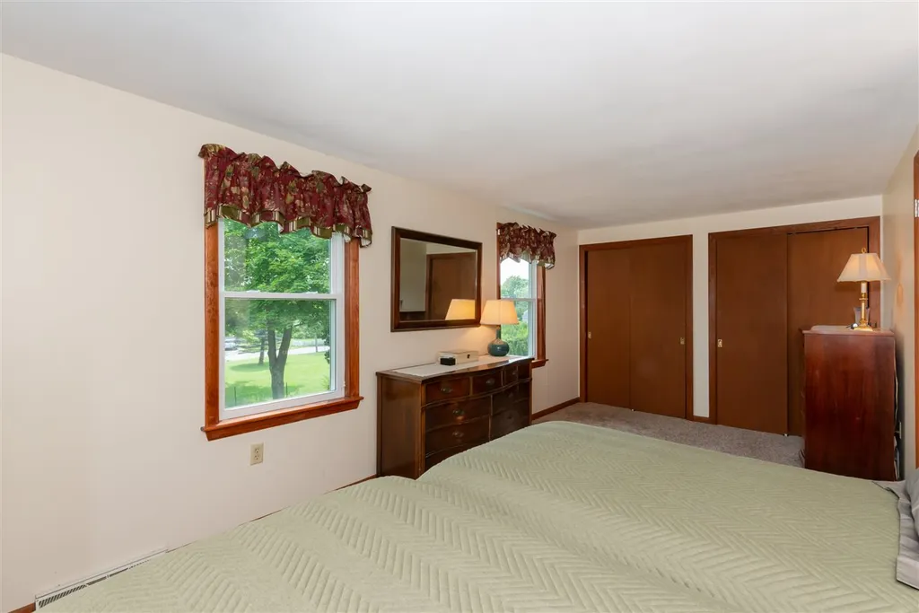 15 Hawthorne Road Dover NH 03820