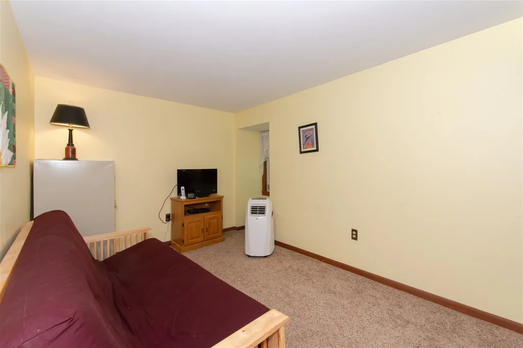15 Hawthorne Road Dover NH 03820