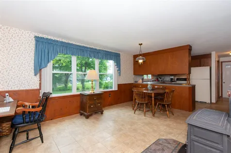 15 Hawthorne Road Dover NH 03820