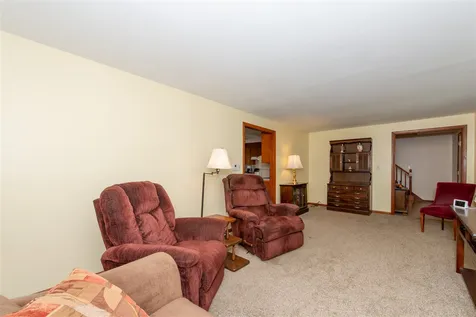 15 Hawthorne Road Dover NH 03820