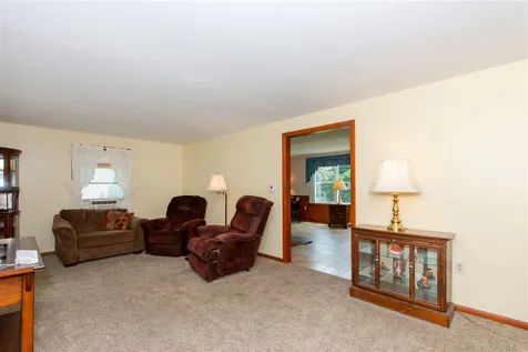 15 Hawthorne Road Dover NH 03820