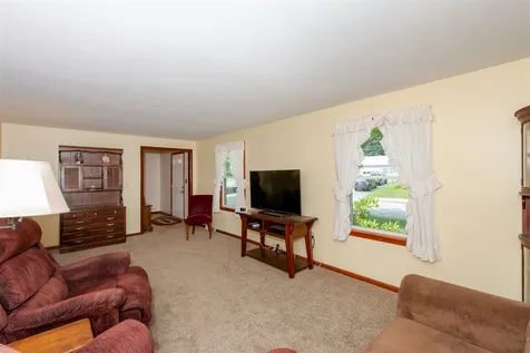 15 Hawthorne Road Dover NH 03820