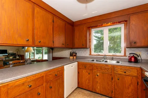 15 Hawthorne Road Dover NH 03820
