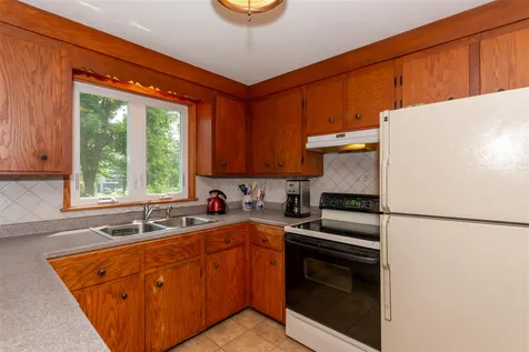 15 Hawthorne Road Dover NH 03820