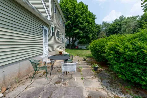 15 Hawthorne Road Dover NH 03820