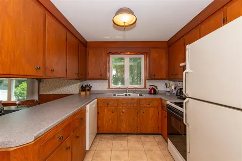 15 Hawthorne Road Dover NH 03820