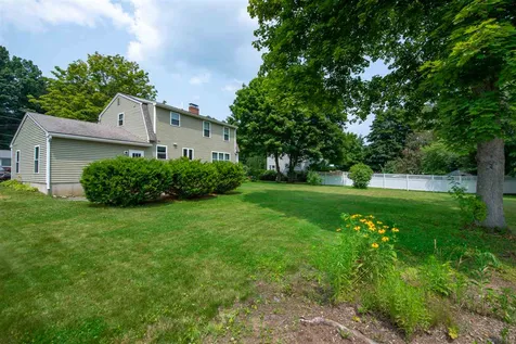 15 Hawthorne Road Dover NH 03820