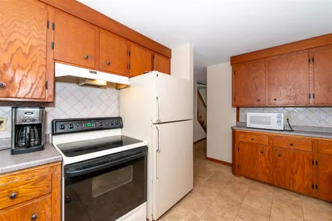 15 Hawthorne Road Dover NH 03820
