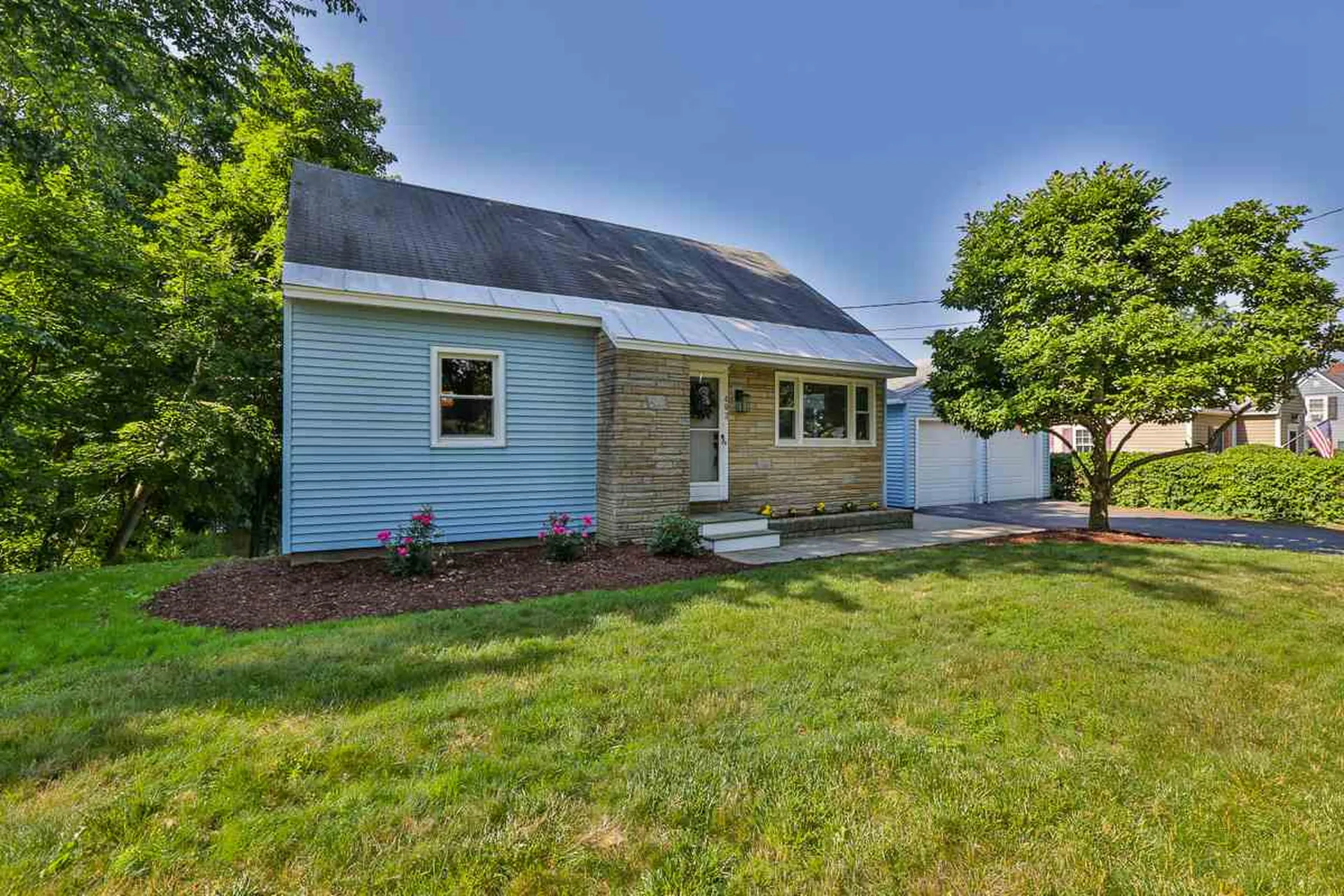 493 Laurel Street Manchester NH 03103