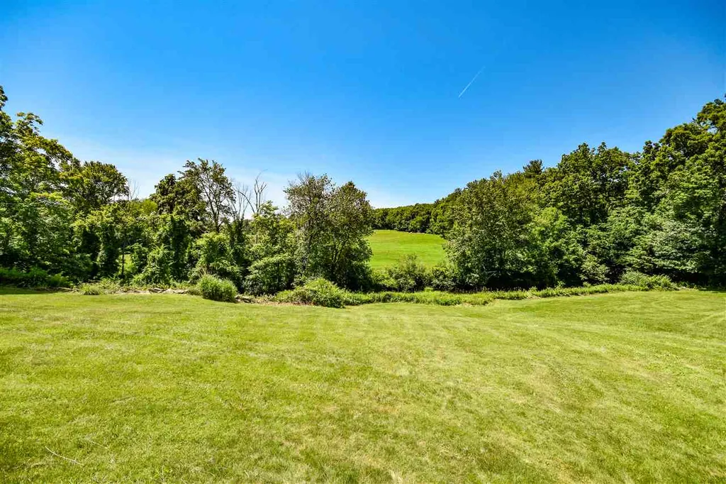 14 Tuttle Road Lee NH 03861