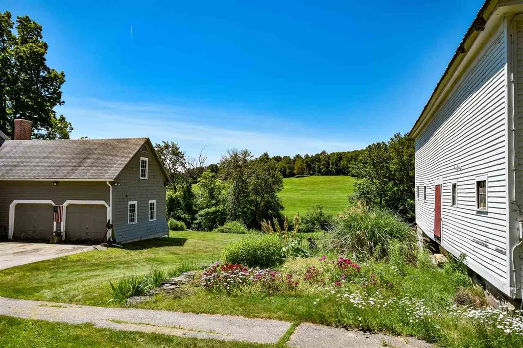 14 Tuttle Road Lee NH 03861